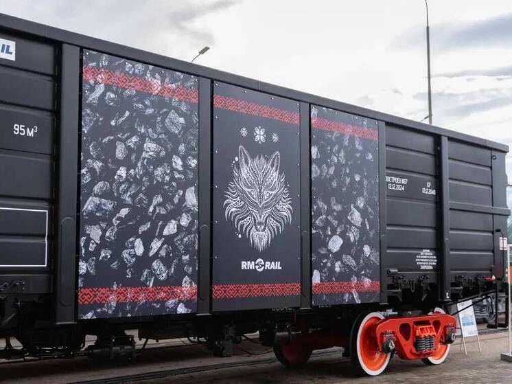 Губернатор Республики Мордовия Артём Здунов провёл рабочую встречу с генеральным директором компании «РМ Рейл» Максимом Тевсом