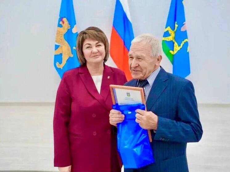 87-летие отмечает почетный гражданин Псковского района