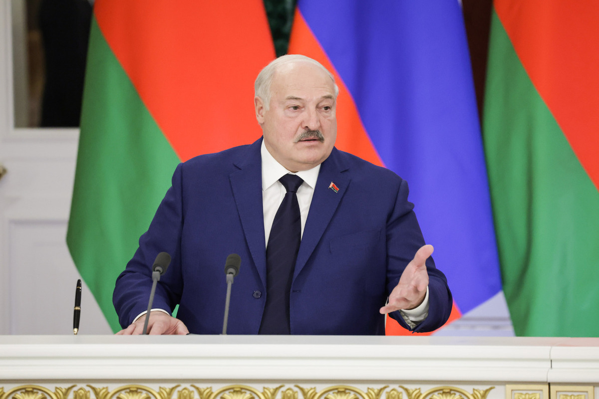 Лукашенко сравнил Путина с животным