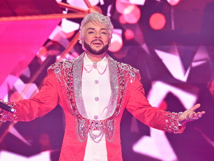 Адвокат Дмитрий Аграновский заявил, что орфографические ошибки в имени и отчестве российского певца Филиппа Киркорова в разыскной карточке СБУ делают его задержание невозможным