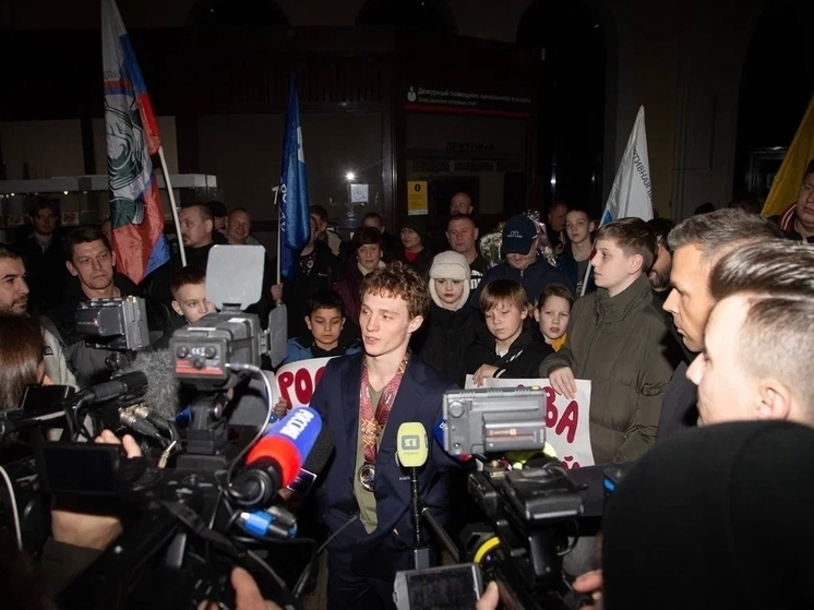 В Ярославле встретили серебряного призера ЧМ по боксу