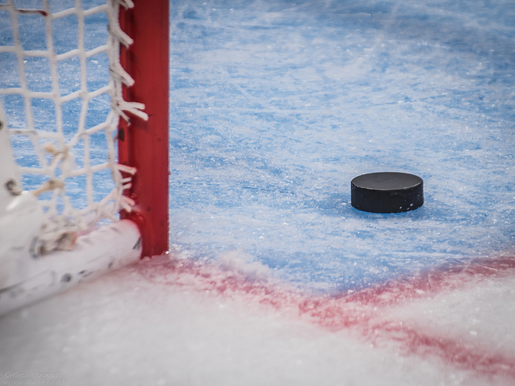 В Новосибирске строят четвёртую крытую хоккейную коробку с тёплыми раздевалками