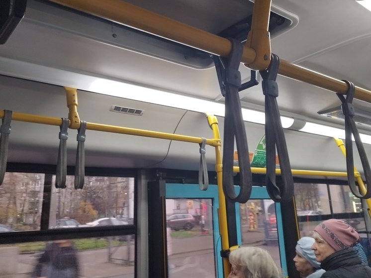 Автобусы сменили маршруты из-за коммунальной аварии во Фрунзенском районе