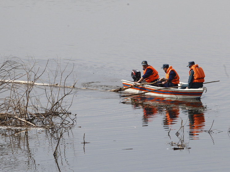 На озере Самро в Ленинградской области пропали двое рыбаков