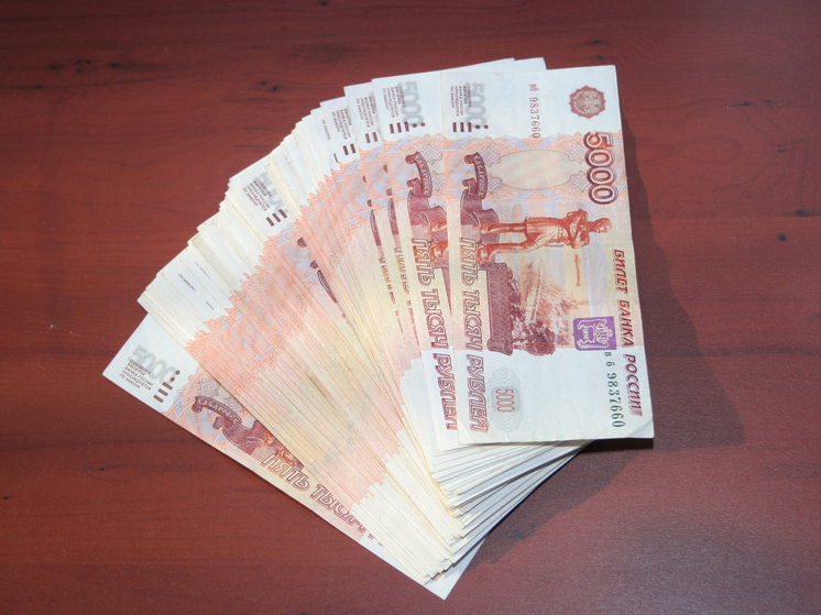 В Плесецке подростка подозревают в краже почти полумиллиона рублей с чужой карты