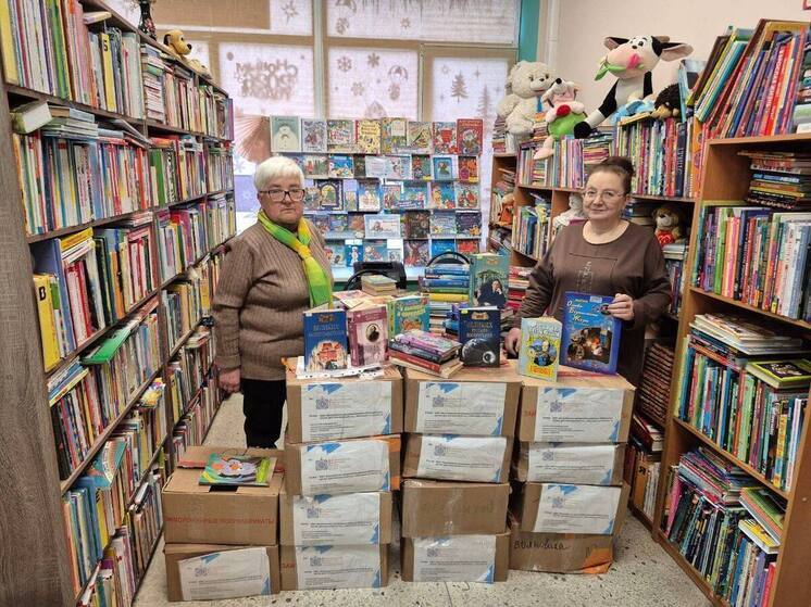 15 коробок книг получил Донбасс от Тарко-Сале