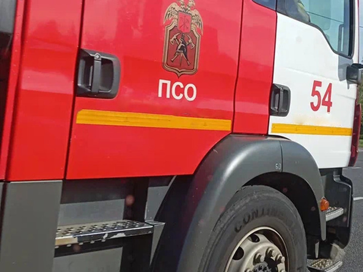 В Чудово на третьем этаже многоквартирного дома сгорела тумбочка