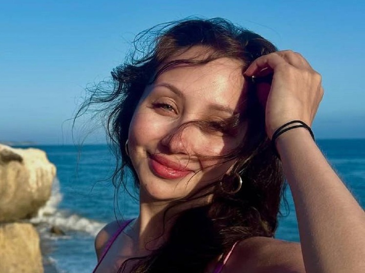 Одна из самых ярких российских фигуристок-одиночниц Елизавета Туктамышева встретила 29-летие в рабочей обстановке. Завершившая карьеру и перешедшая на тренерскую работу спортсменка поделилась мыслями и свежими фото.