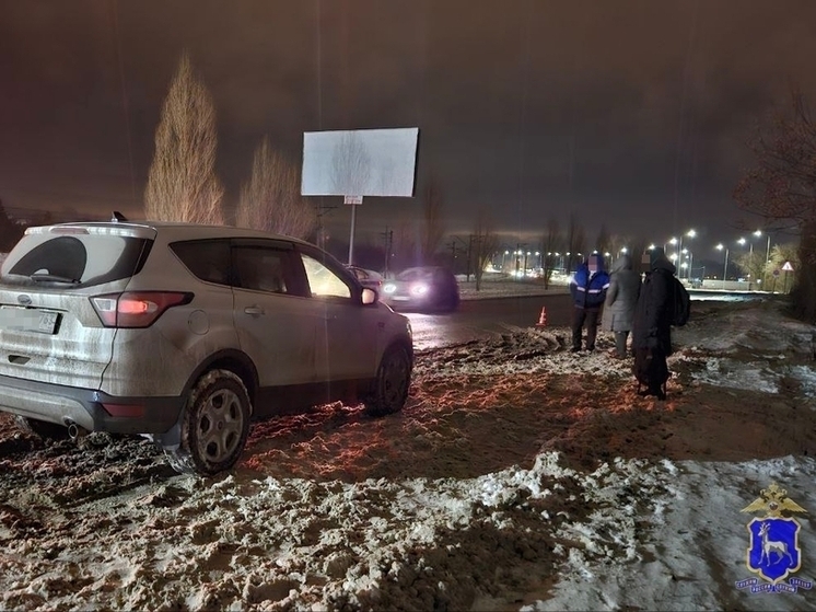 Кроссовер Ford Kuga сбил 27-летнего пешехода в Самарской области 17 декабря