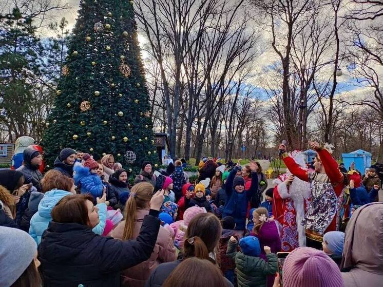 Открытие новогодних елок в Краснодаре запланировано на 20 декабря