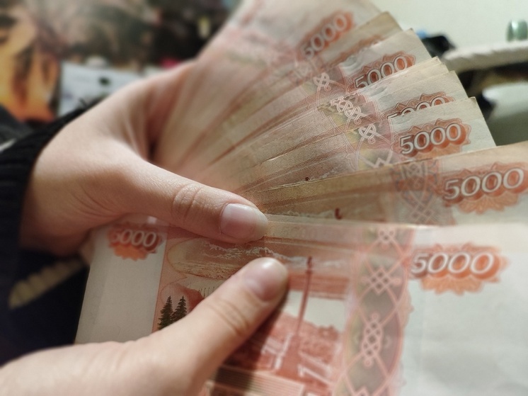 В половине случаев жертвы отдают мошенникам наличные