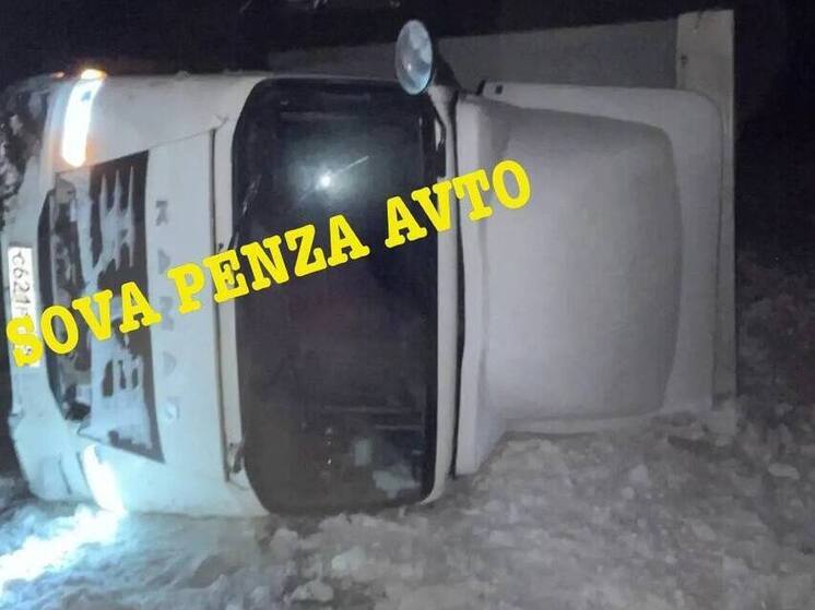 В Каменском районе с трассы слетел большегруз