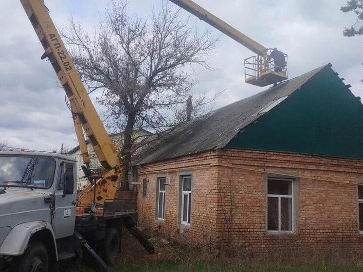 Итоги шефской помощи: в Молочанске капитально отремонтированы крыши многоквартирных домов