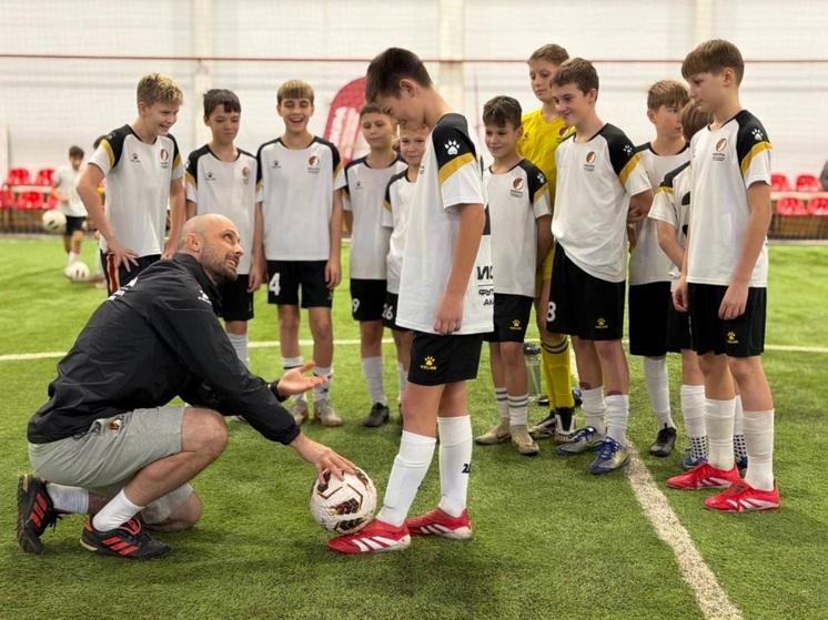 Из Москвы — в Хабаровск: на Дальнем Востоке открылась первая школа уличного футбола