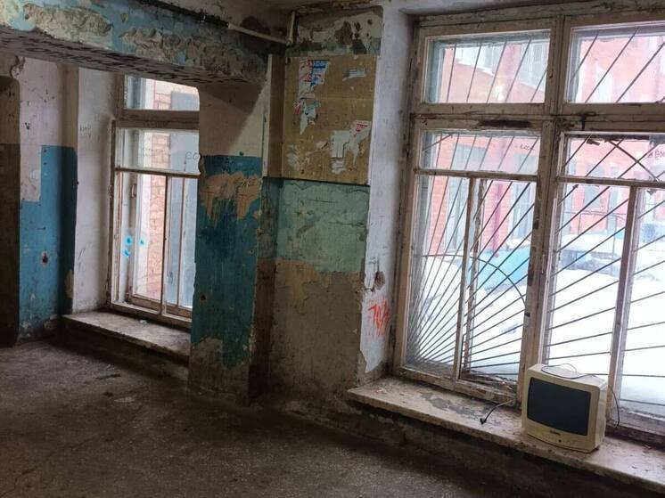 В Омске прокуратура добилась расселения аварийного дома на проспекте Королёва