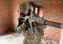 С гвардейцами-разведчиками удалось пообщаться в одном из штурмовых подразделений группировки  «Восток», когда они тренировались на прифронтовом полигоне