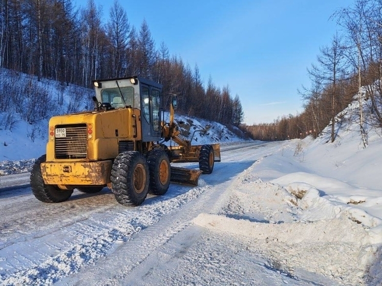 89 единиц техники убирают снег на трассах в Забайкалье