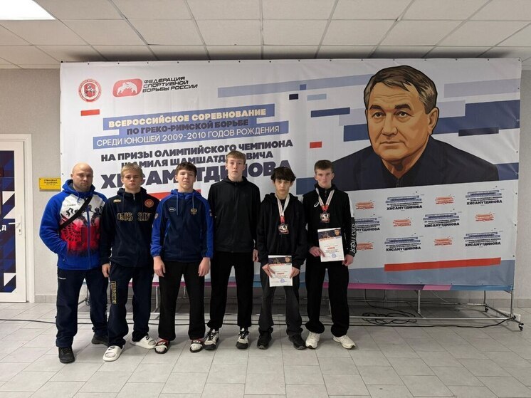 Пензенские спортсмены стали призерами соревнований по греко-римской борьбе