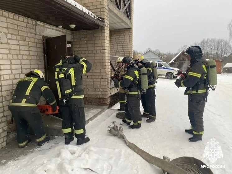 Непогашенный чинарик стал причиной эвакуации жильцов костромской пятиэтажки