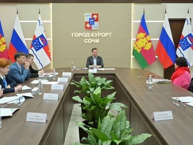 Личный прием жителей Хостинского района провел глава Сочи Андрей Прошунин