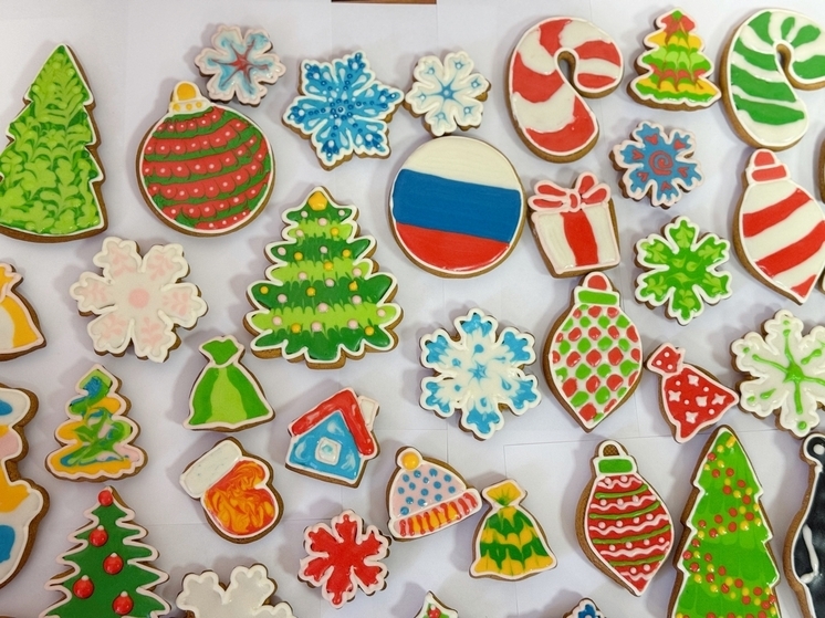 В Орле студенты расписали пряники для участников СВО