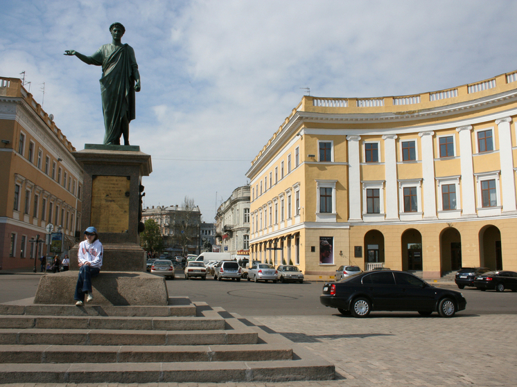 Энергокризис в Одессе: жители перекрыли дорогу из-за недели без света, тепла и воды