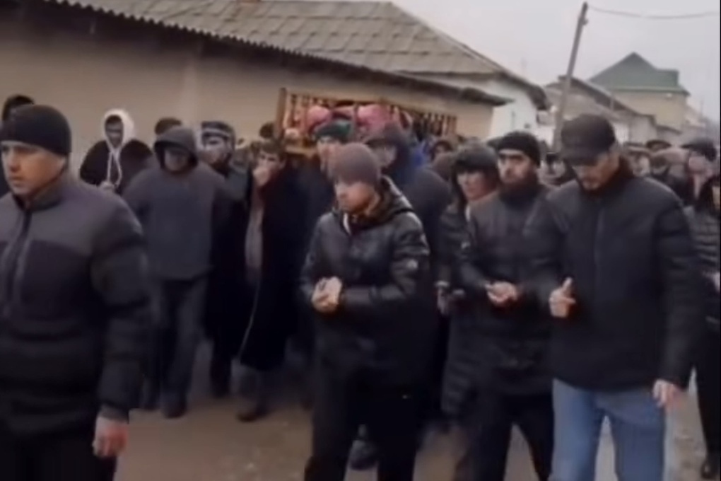 &laquo;Мне нужен мой сын&raquo;: в Таджикистане простились с 10-летним ребенком, убитым в подмосковной школе