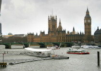 Женщина, обвиняемая в убийстве двух девочек-подростков в Колумбии с помощью малины, отравленной таллием, была найдена живой в реке Темзе в Лондоне