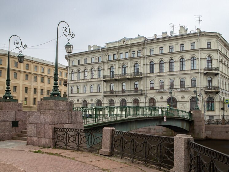 Краснофлотский мост через Мойку отмечает 65-летний юбилей