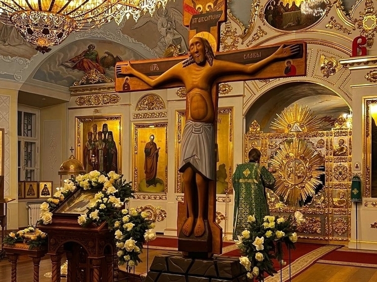 Годеновский крест установлен в Воскресенском кафедральном соборе Вологды