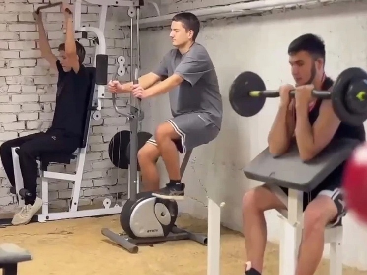 В Калмыкии сотрудники колледжа оборудовали спортивный зал для студентов