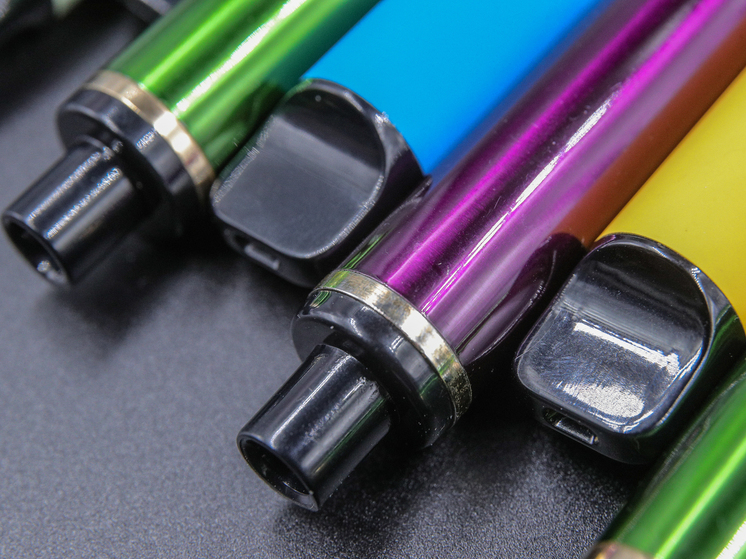 Госдума приняла закон о внесудебной блокировке сайтов, продающих табак и вейпы онлайн