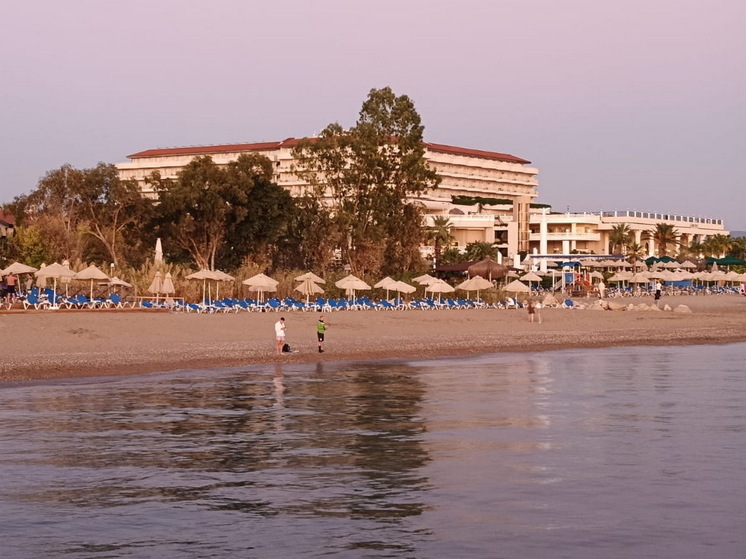 Россияне с детьми наткнулись на голых немцев в сауне семейного отеля в Турции