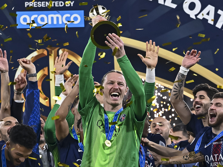 Один из лучших футбольных вратарей мира, бронзовый призёр чемпионата мира 1966 года, двукратный чемпион СССР и двукратный обладатель Кубка страны Анзор Амберкович Кавазашвили в эксклюзивном интервью «МК-Спорт» высказался о достижении российского голкипера французского «Пари Сен-Жермен» Матвея Сафонова, который стал первым в истории стражем ворот, отразившим четыре пенальти в матче эгидой Международной федерации футбола (ФИФА)