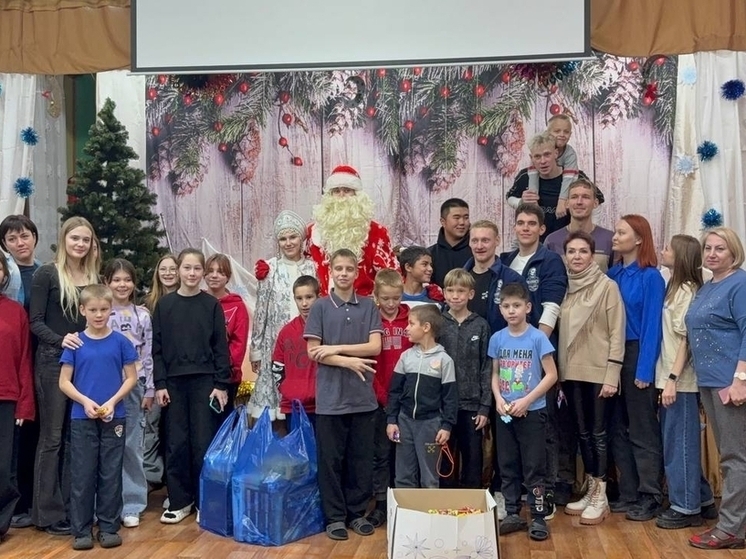 Студенты Державинского университета дарят новогоднее чудо детям