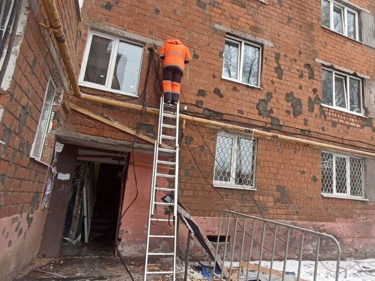 В Чебоксарах продолжаются восстановительные работы после атак БПЛА