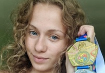 21-летняя российская прыгунья в воду Елизавета Кансо предстала в образе, идеально подчеркнувшем ее природную красоту. Прическа и макияж оказались очень удачными.