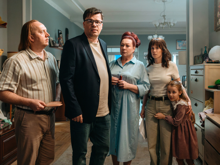 Мария Аронова и Сергей Бурунов стали частью киносемьи Гарика Харламова в продолжении «Тещи»