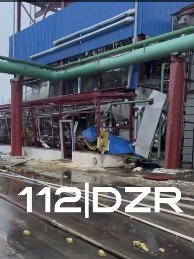 Спасатели тушат пожар на одном из крупнейших предприятий Дзержинска