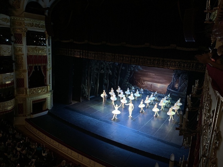 В Туле открыли выставку к 100-летию балерины Майи Плисецкой