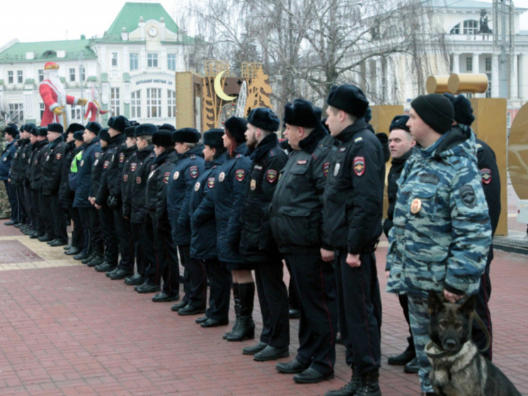 Орловским полицейским вручили награды за хорошую службу