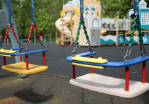 Глава Минпросвещения РФ Кравцов отчитался о доступности детских садов и яслей в стране — выяснилось, что в большинстве регионов все очень хорошо, даже отлично, и за последние 5 лет ситуация вообще улучшилась на 15%. «МК» вспомнил, какими были ясли и садики раньше и откуда, вообще, они взялись.