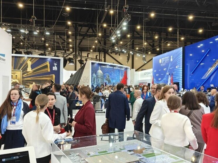 Более 12 миллионов туристов посетили Петербург в 2025 году