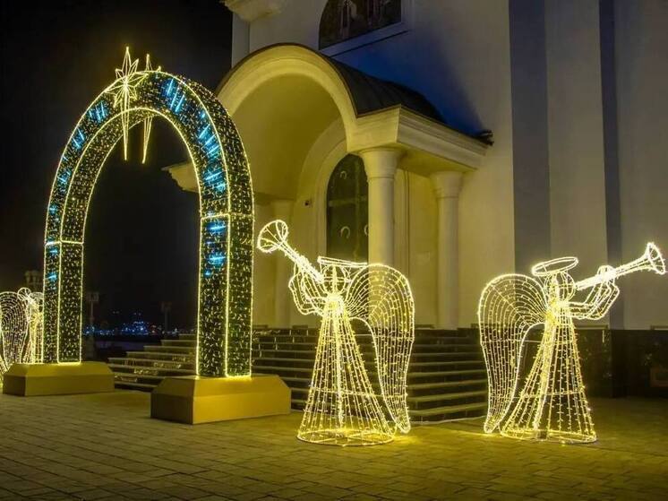 Глава Новороссийска: «В пяти внутригородских районах будут установлены 330 праздничных конструкций»