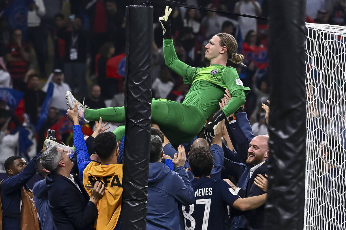 Героя финала Межконтинентального кубка поздравили все, кто только мог