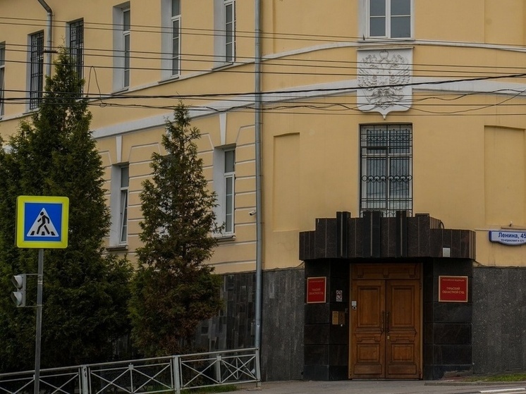 Женщина из Новомосковска попала на штраф за пощечину и два удара соседкам