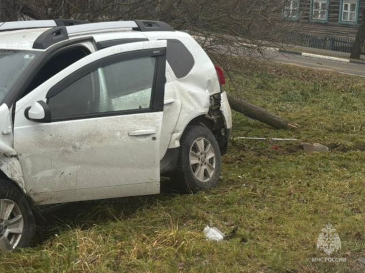 В центре Мещовска столкнулись две легковушки
