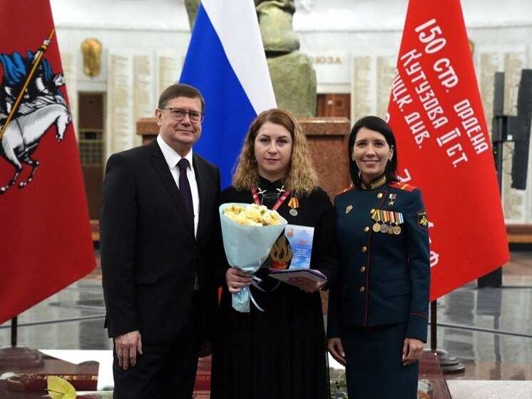 Новгородский медик получила награду за работу в зоне СВО