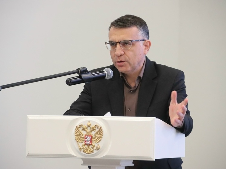 Курбанов отметил, что опыт и знания ветеранов, прошедших военные условия, необходимо использовать на мирной службе