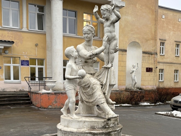 Памятник у петрозаводского роддома включен в список объектов культурного наследия